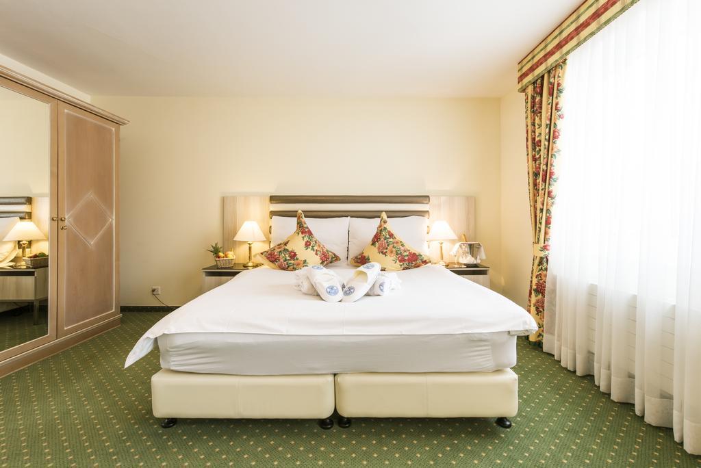 Posthotel Holiday Villa 아로사 외부 사진