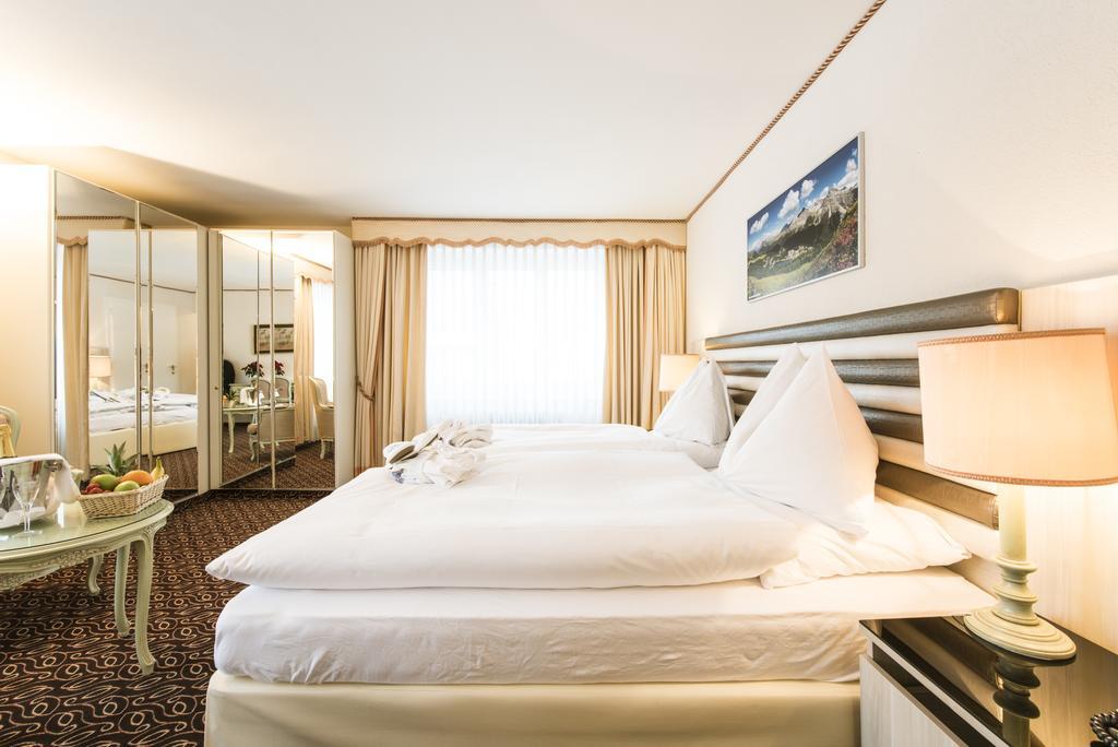 Posthotel Holiday Villa 아로사 외부 사진