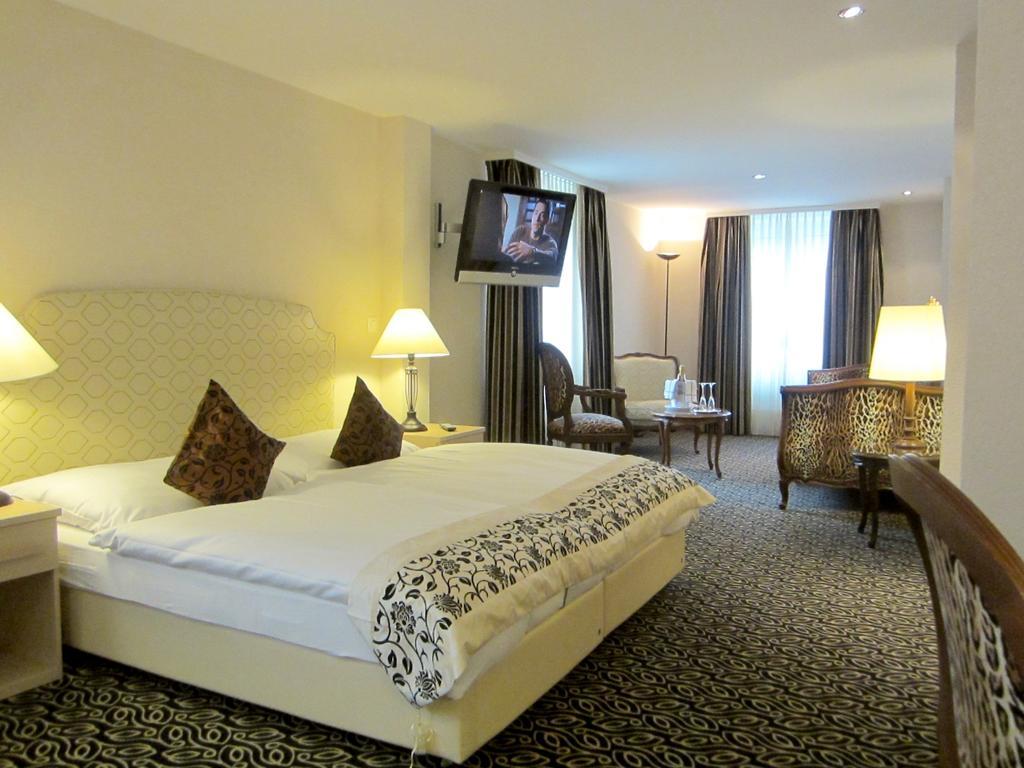 Posthotel Holiday Villa 아로사 객실 사진