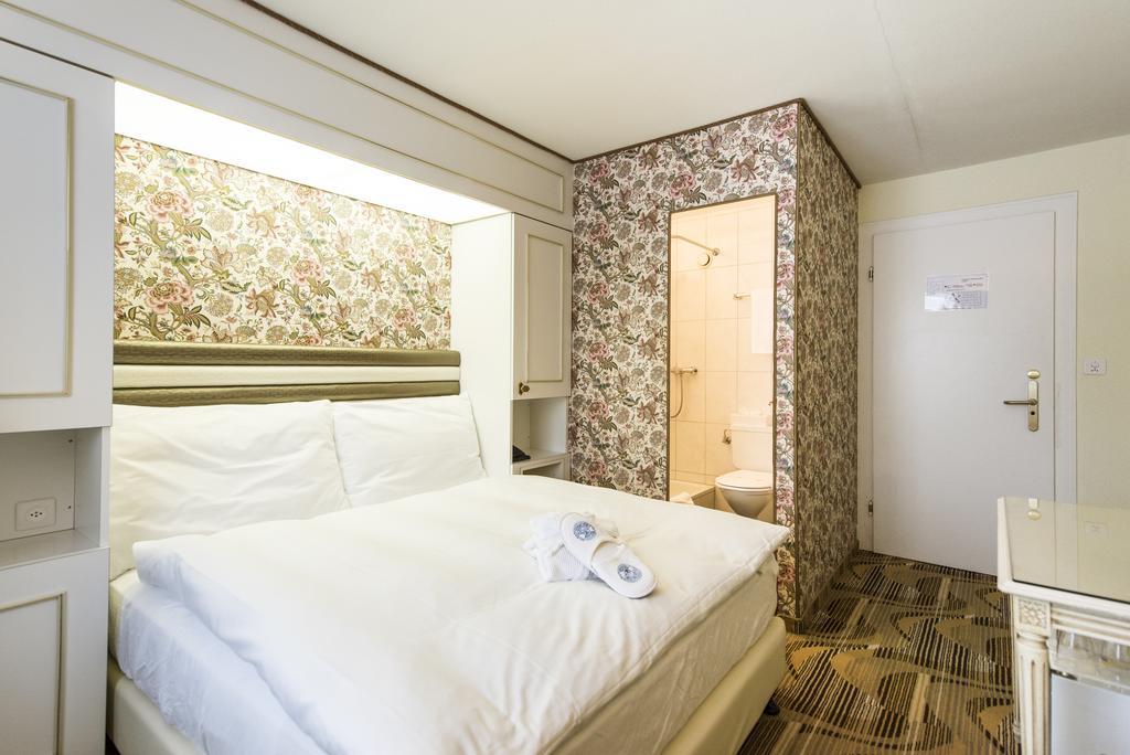 Posthotel Holiday Villa 아로사 객실 사진